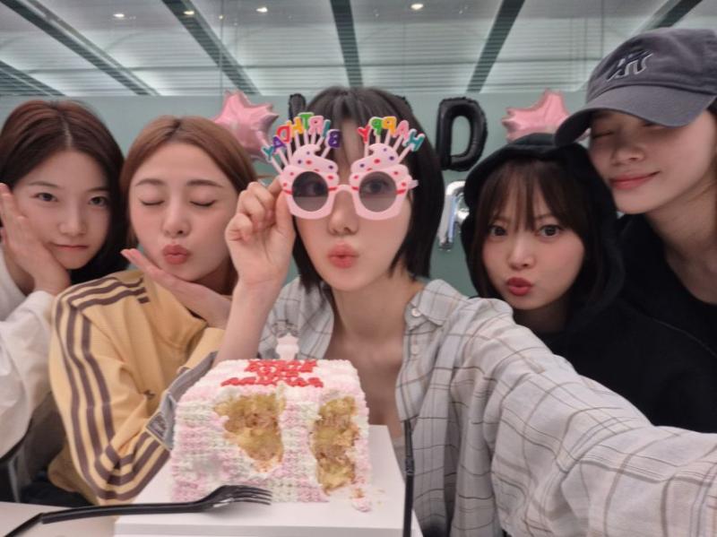 르세라핌 사쿠라 / 사쿠라 (허윤진,카즈하,홍은채)