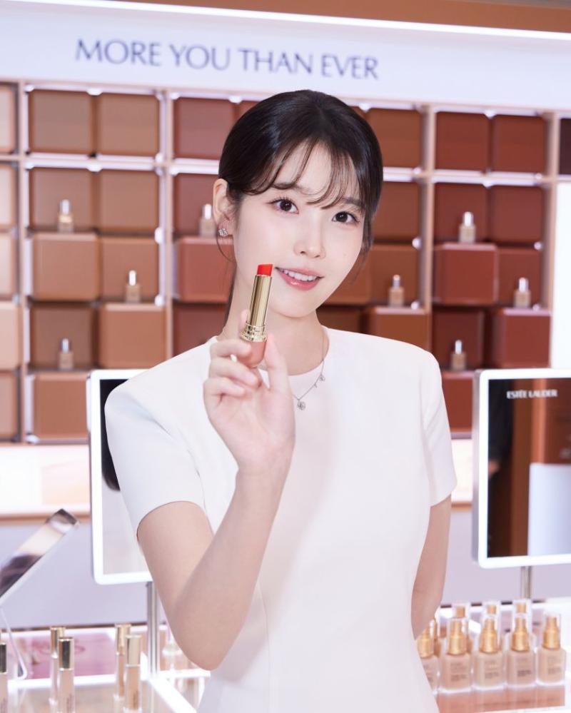 아이유 우리은행/ 에스티로더