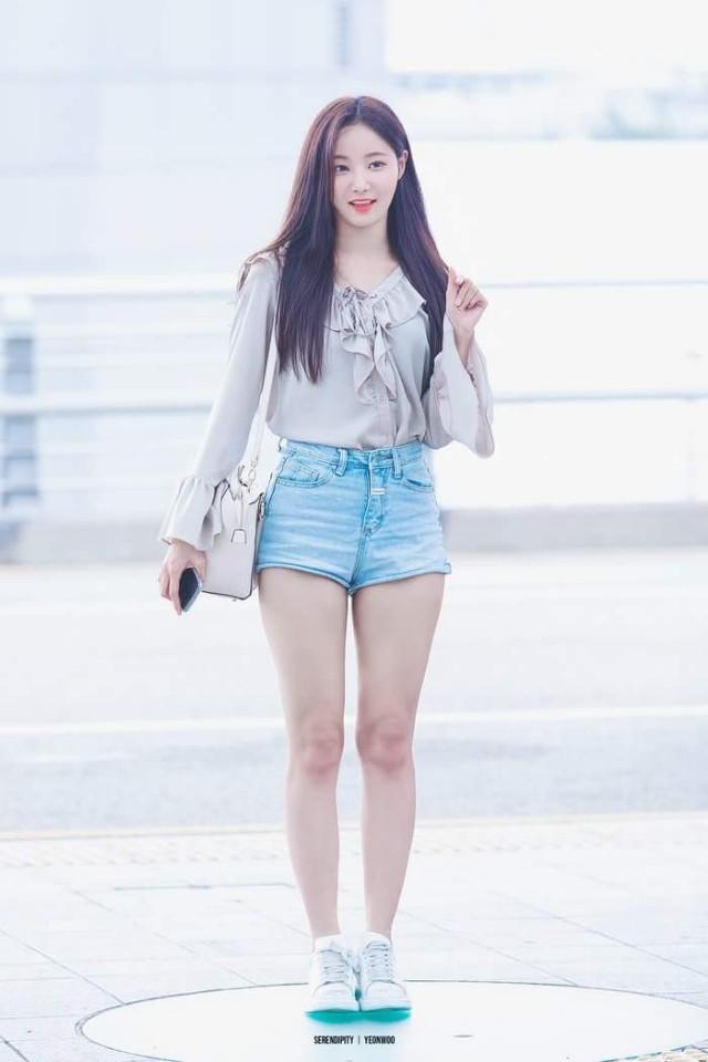 걸그룹 시절 연우.gif