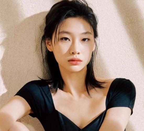 배우 정호연