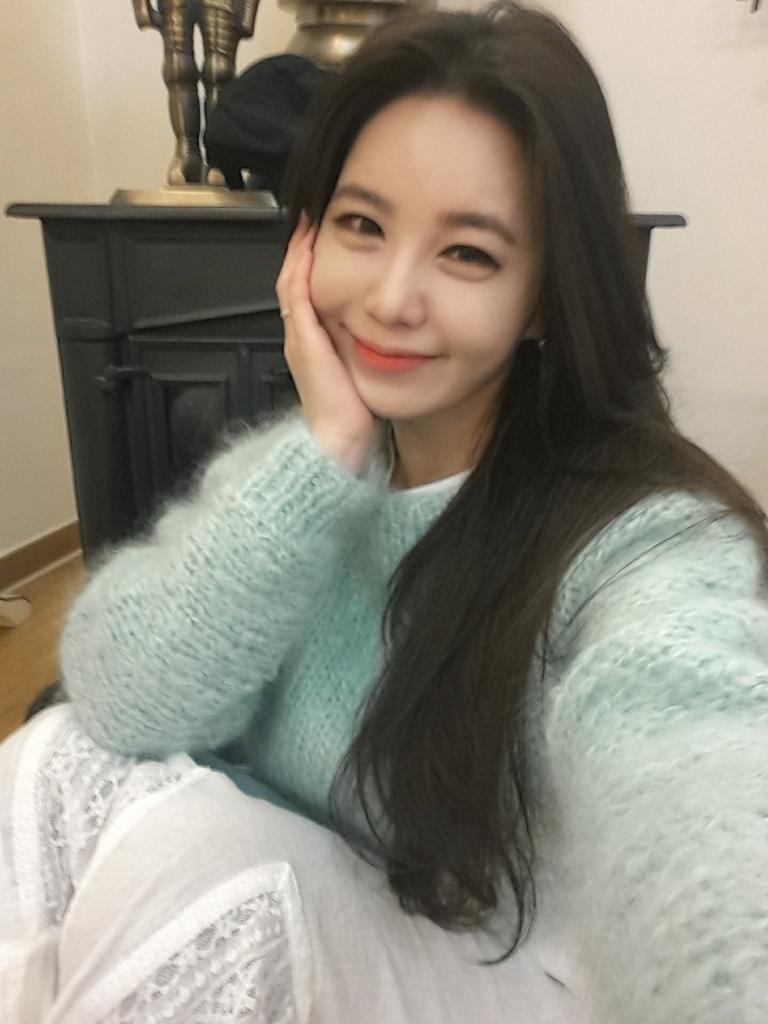 배우 강예빈