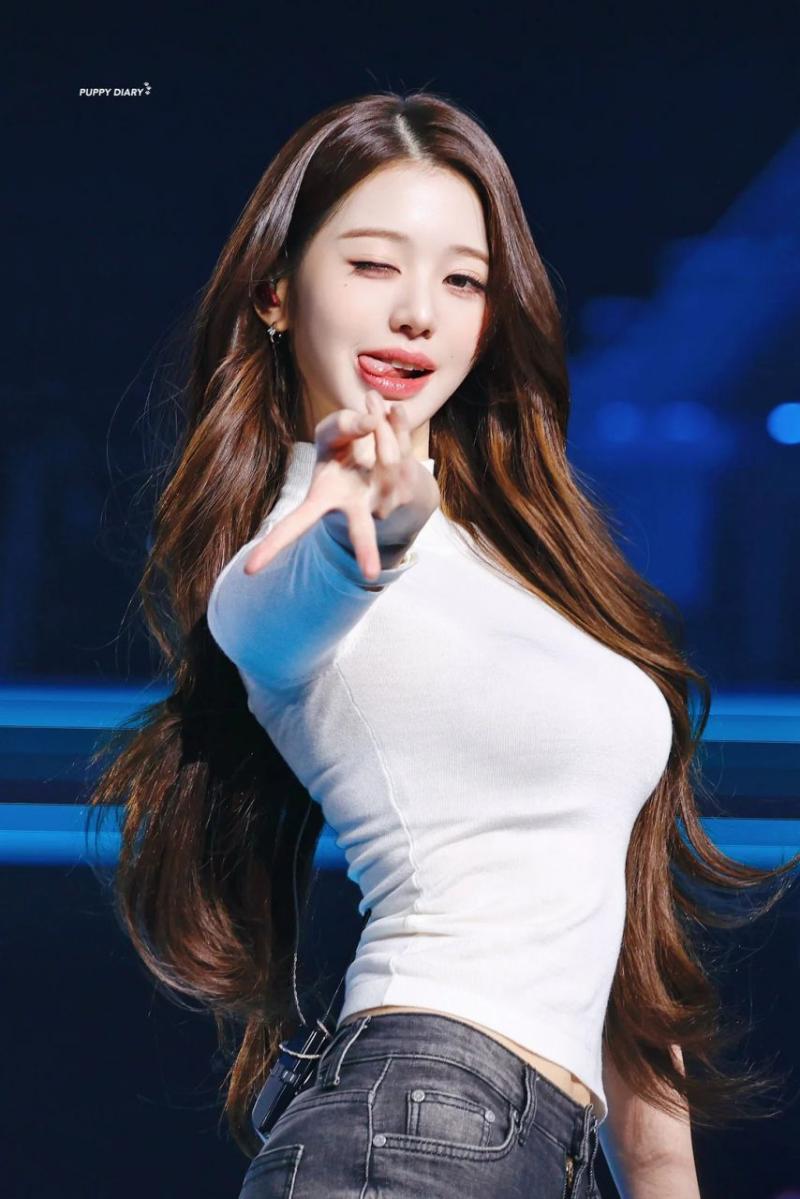 사운드 체크하는 아이브 장원영 흰티에 청바지 여친의 정석 비주얼 (스압)