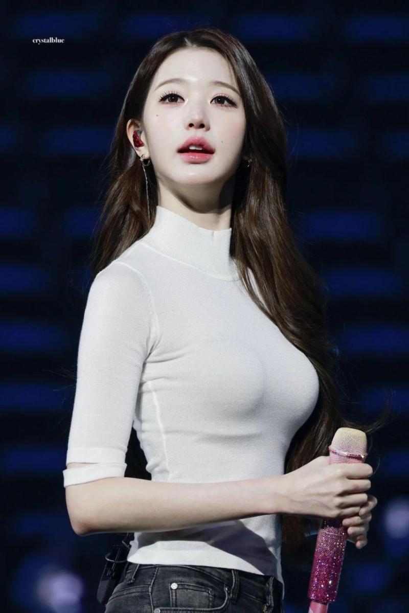 사운드 체크하는 아이브 장원영 흰티에 청바지 여친의 정석 비주얼 (스압)
