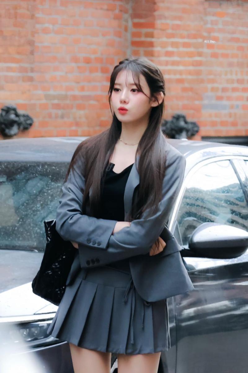 베이비몬스터 로라