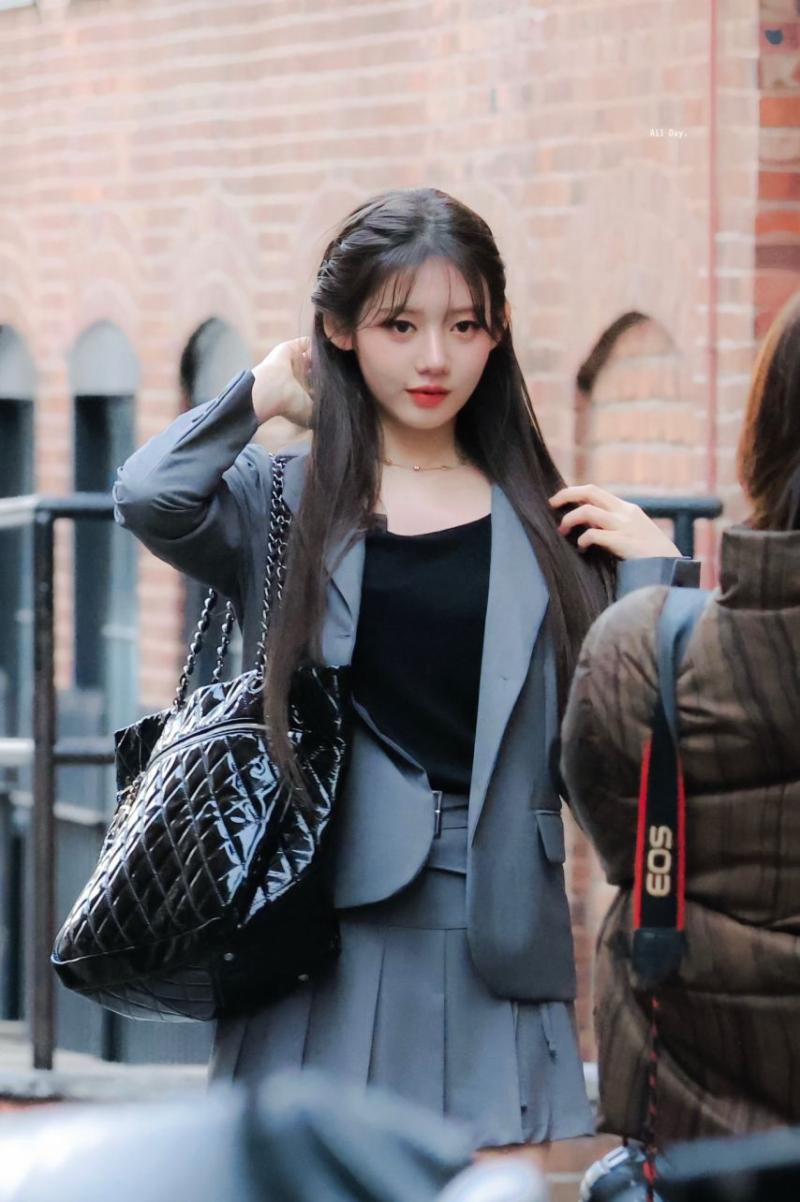 베이비몬스터 로라