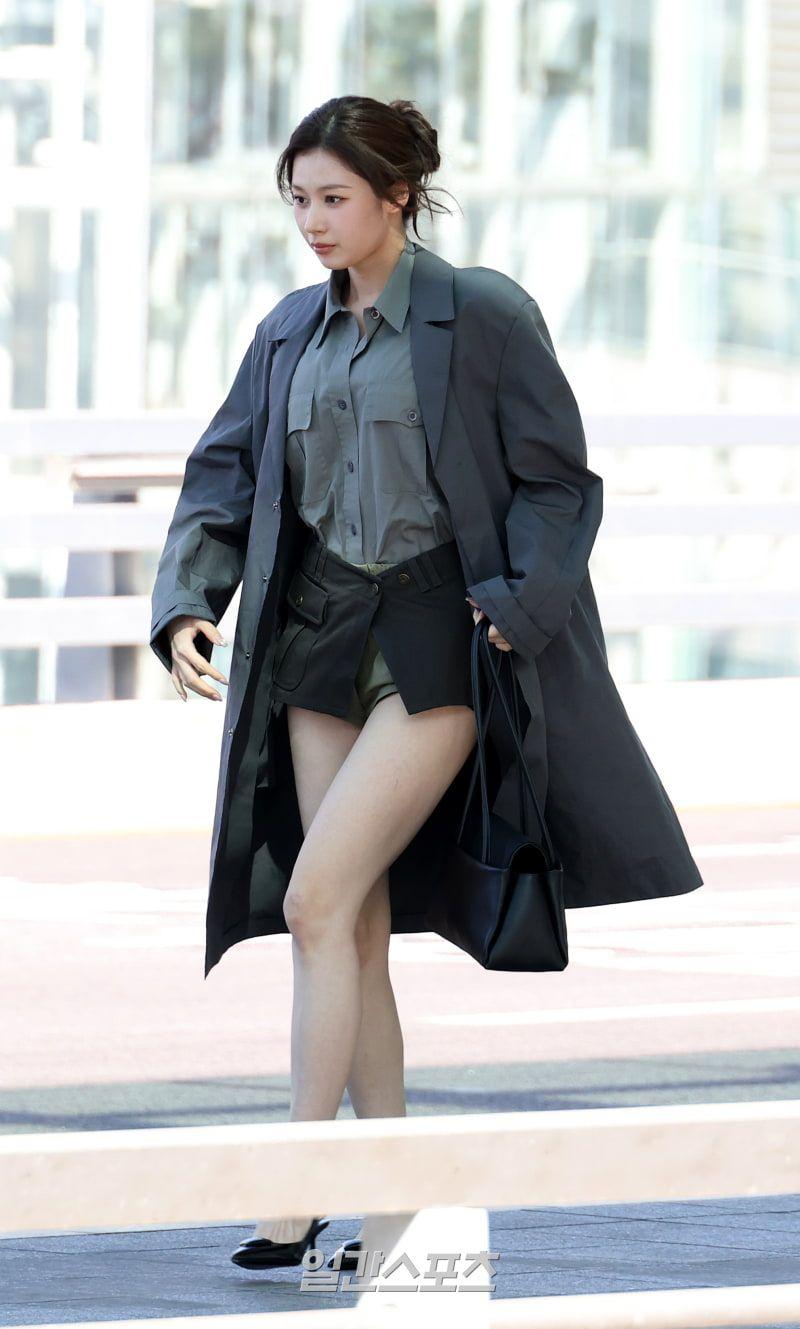 씨스루 공항패션 트와이스 사나