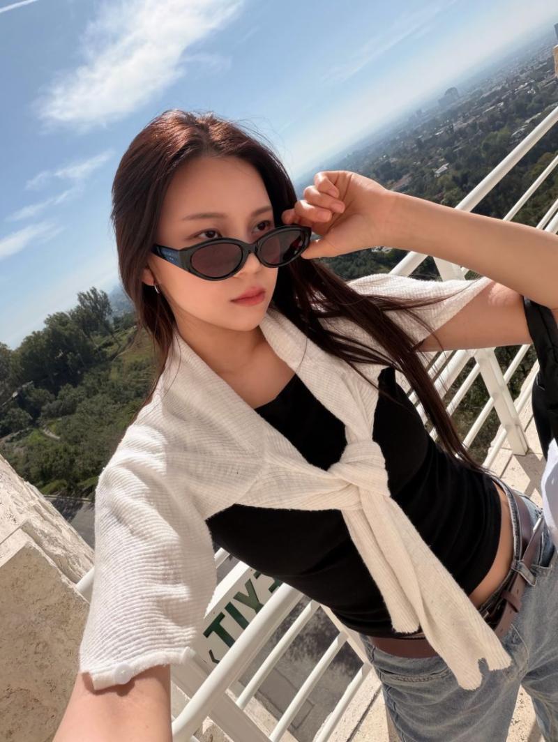 엄지 VIVIZ비비지 인별