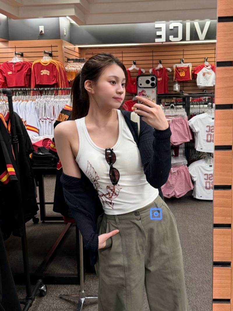 엄지 VIVIZ비비지 인별