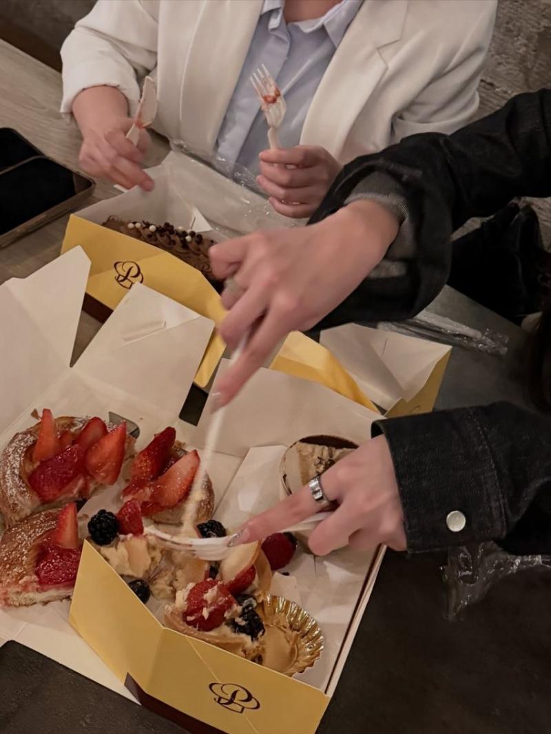 엄지 VIVIZ비비지 인별