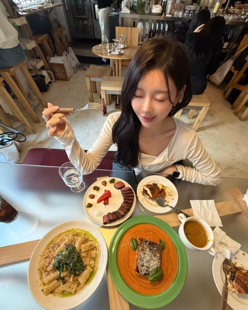 김윤희 아나운서