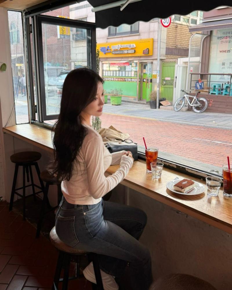 김윤희 아나운서