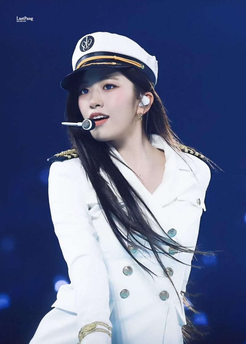 아이브 안유진