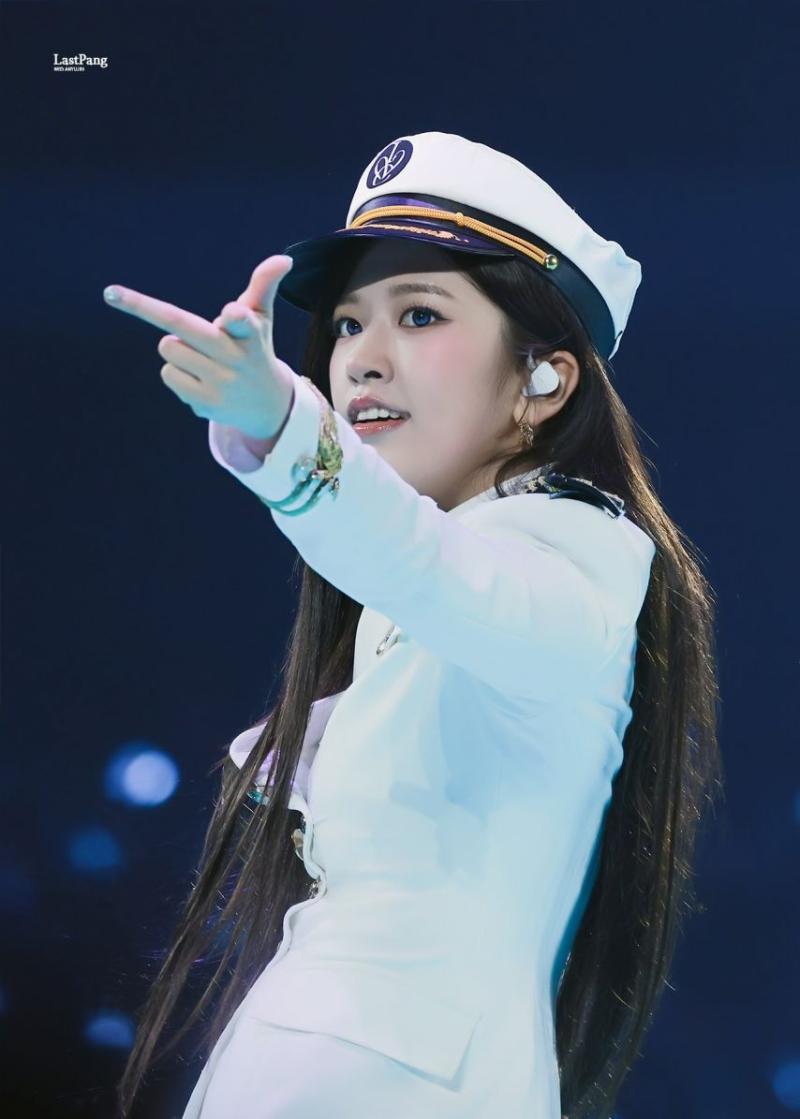 아이브 안유진