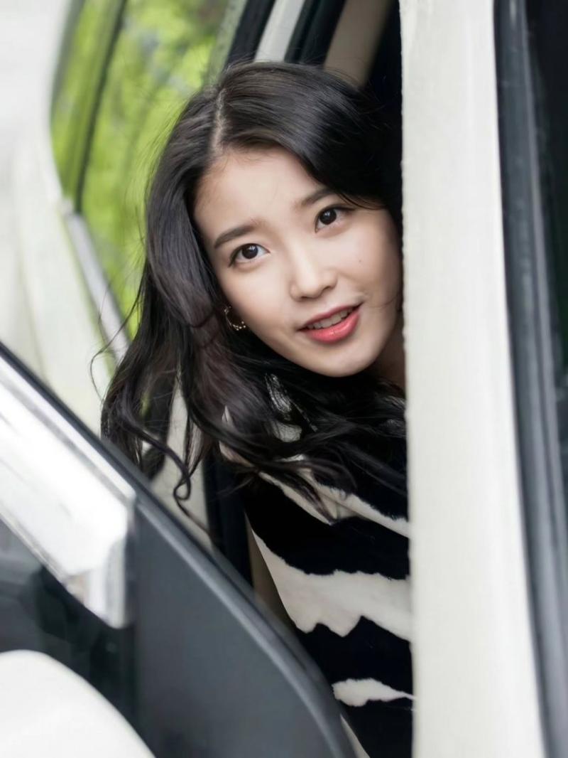 아이유 참이슬 봄포스터 등