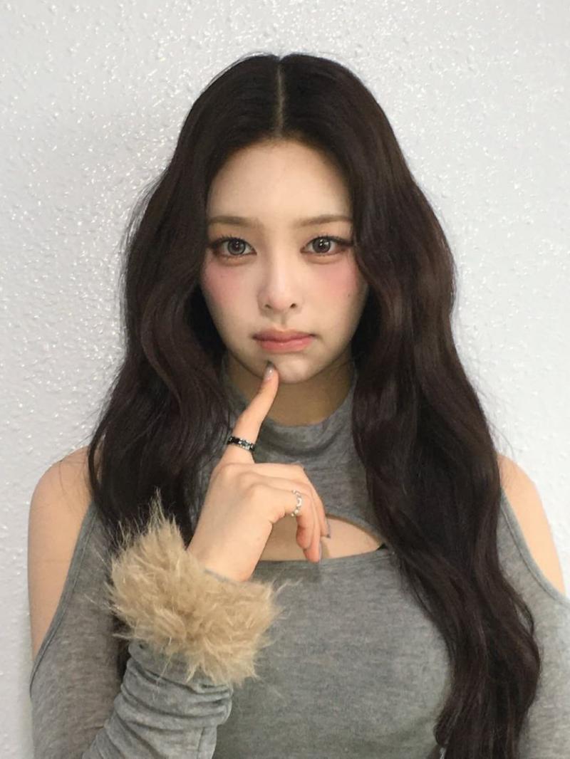 이즈나 방지민, 앳하트 봄, 나현