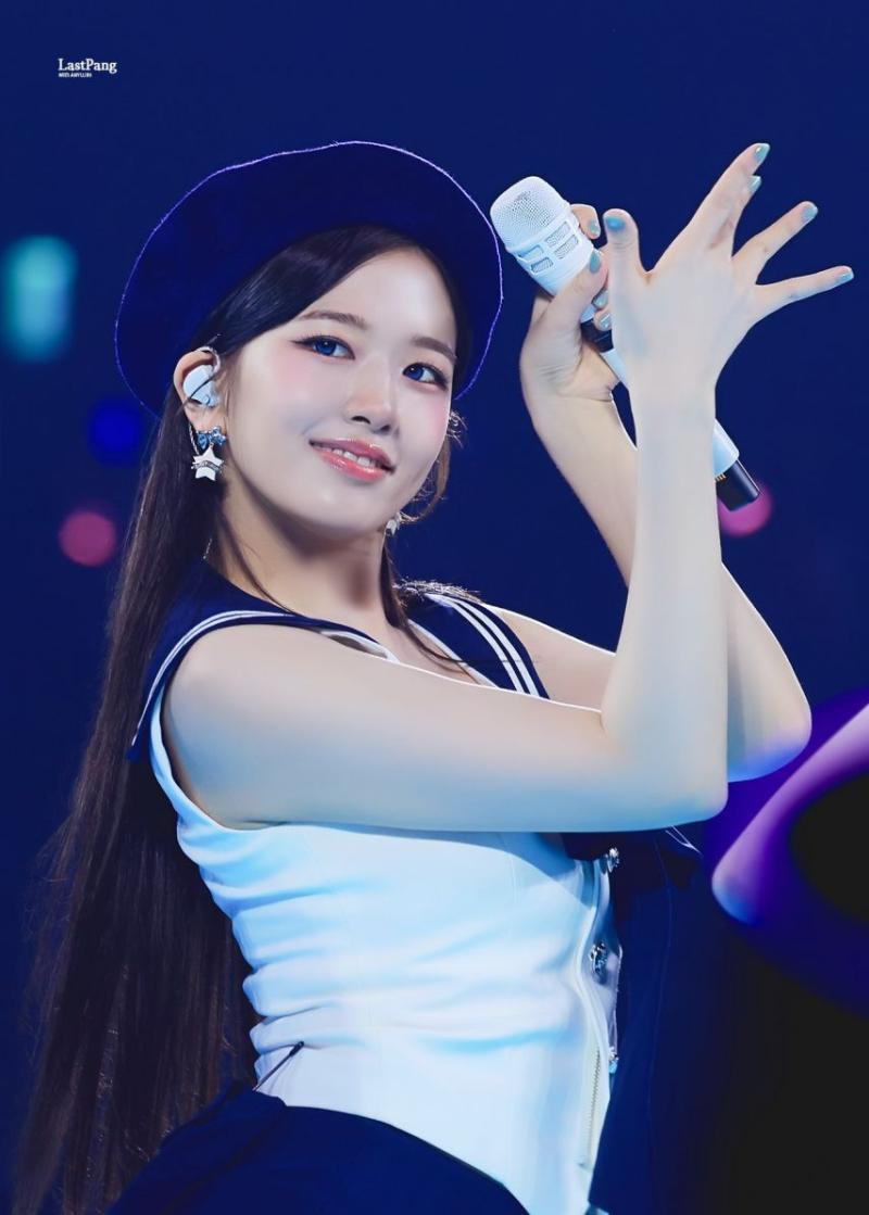 아이브 안유진