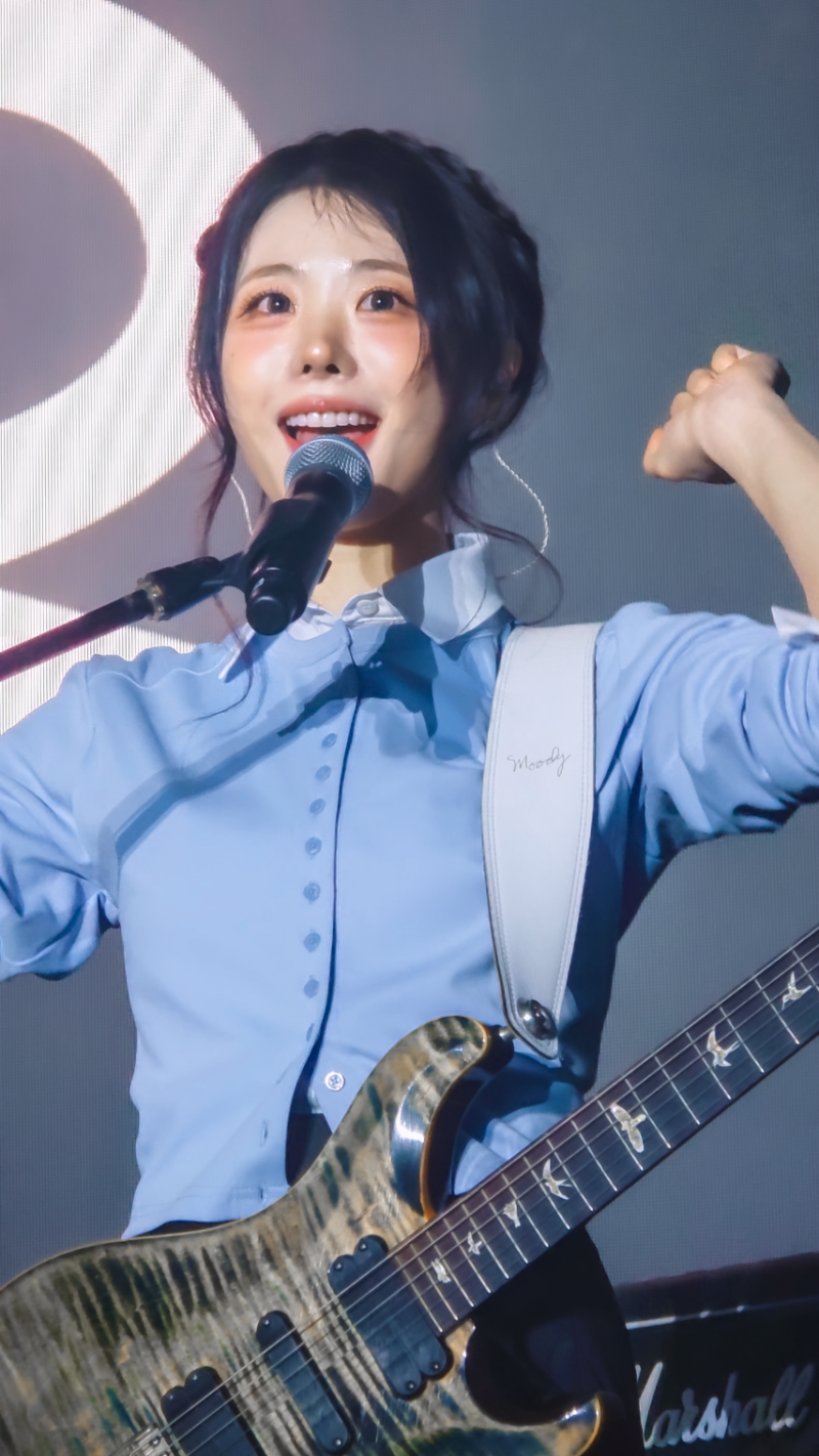 QWER 하나