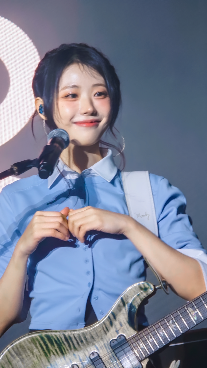 QWER 하나