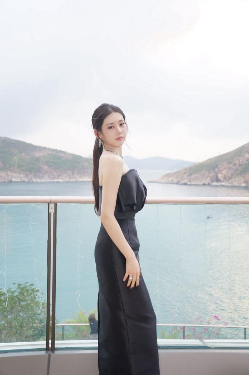 베이비몬스터 로라