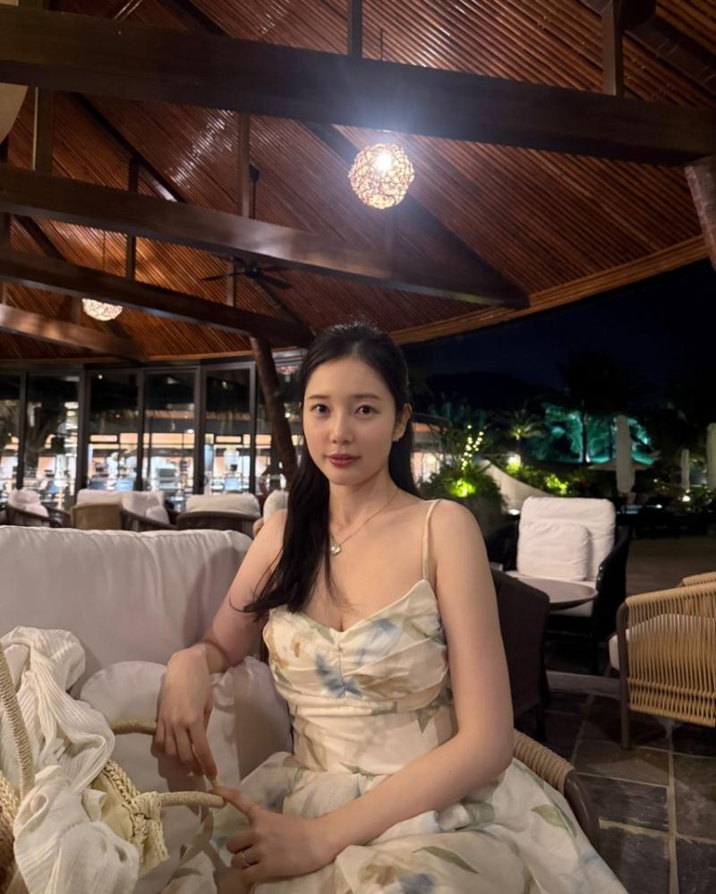 윤채경