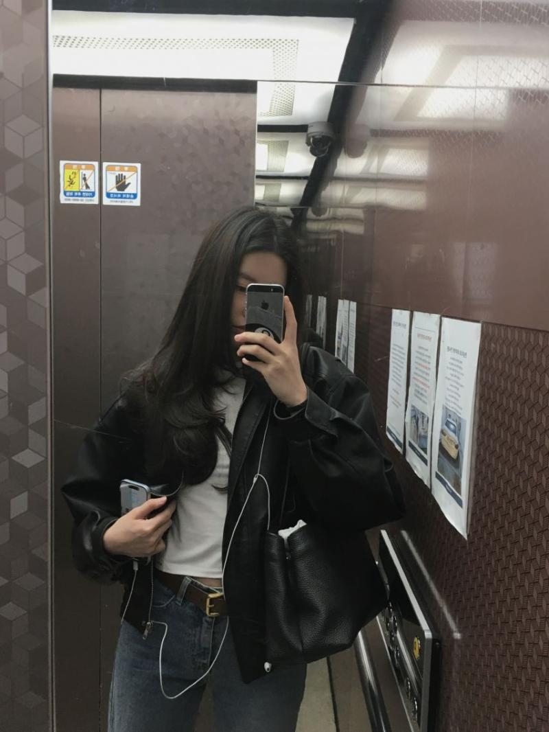 청바지에 흰티 기희현(인스타)