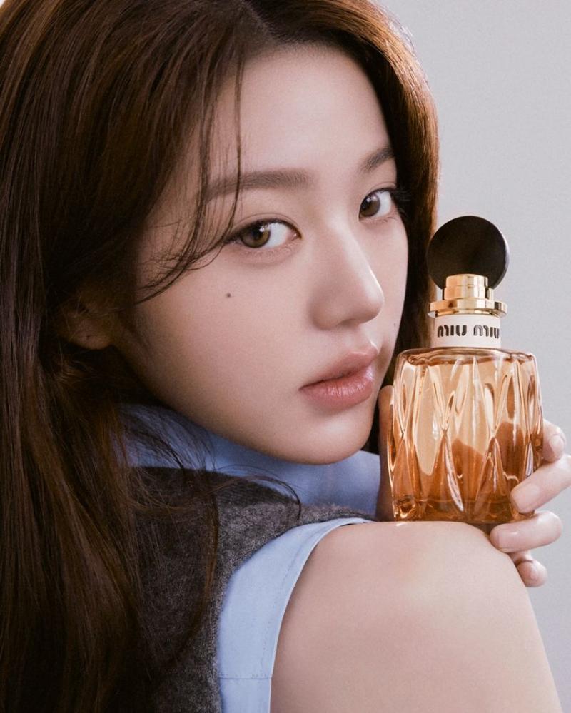 아이브 장원영 보그 케라스타즈,미우미우