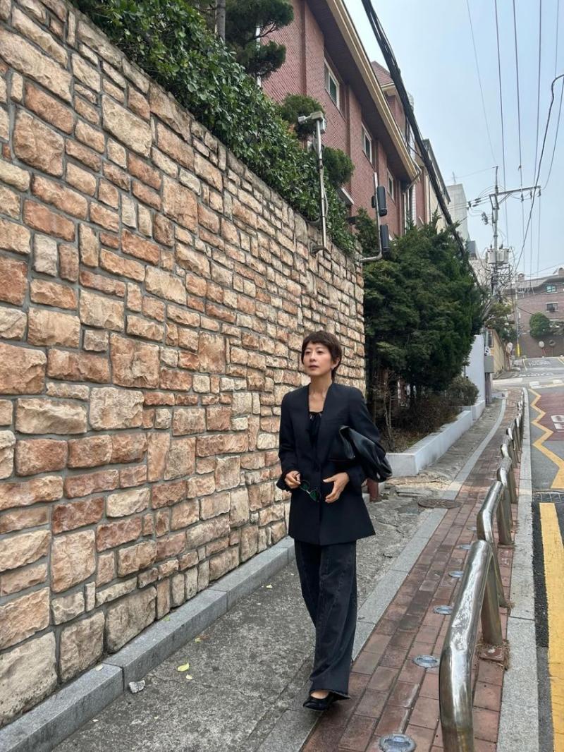 숏컷 했다는 배우 김희애 인스타그램 업데이트.JPG