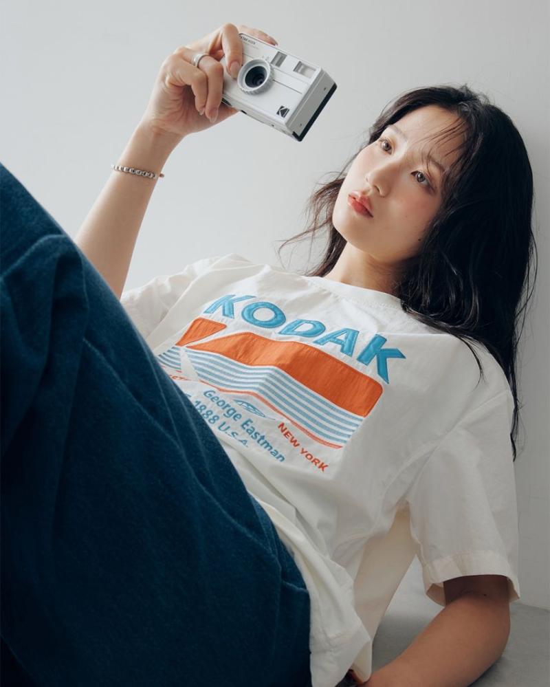 엘르코리아 인스타그램 배우 김혜윤(With 코닥어패럴)