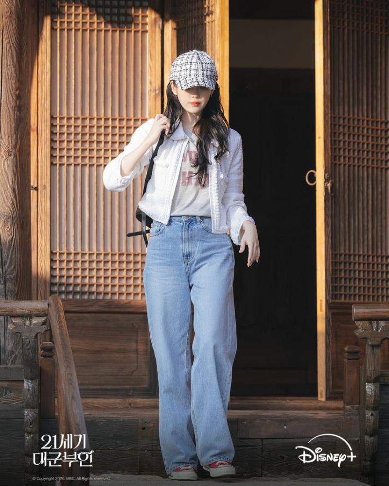 아이유 제이에스티나/ 21세기대군부인 스틸 & D-7/ 우리은행본점방문