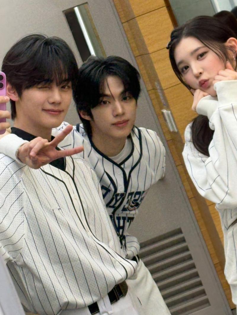 하츠투하츠 에이나, 김규빈, 투어스 도훈