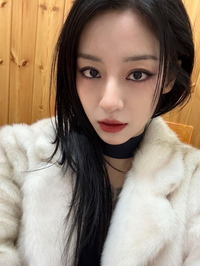 강민아 사냥개들2 지나 역, 강렬한 타투 분장