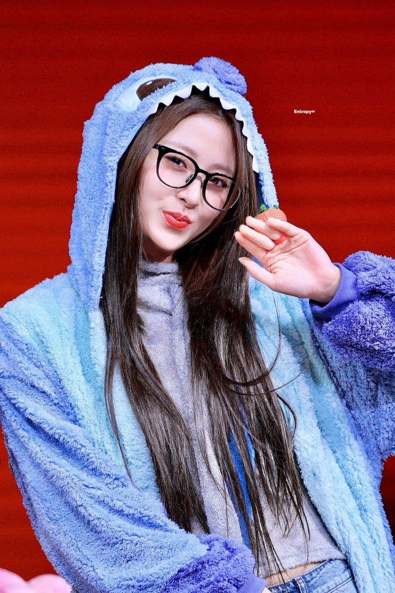 르세라핌 허윤진