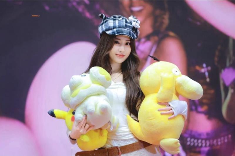 르세라핌 허윤진
