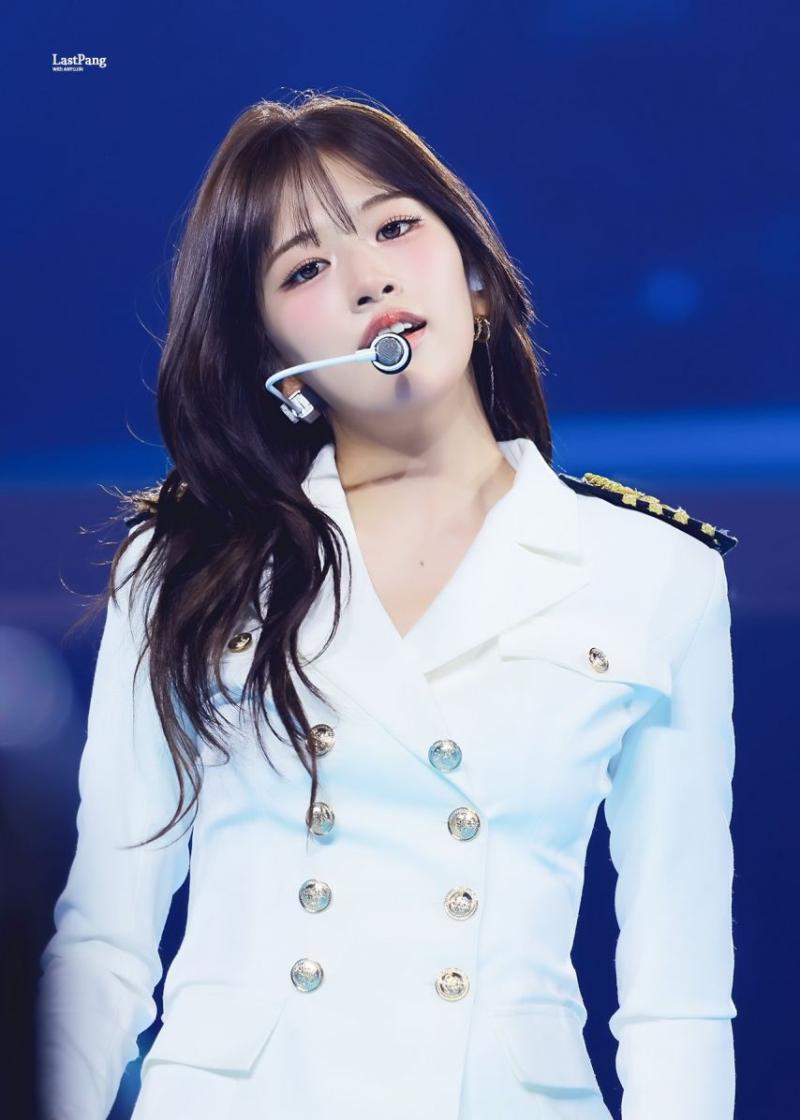 아이브 안유진