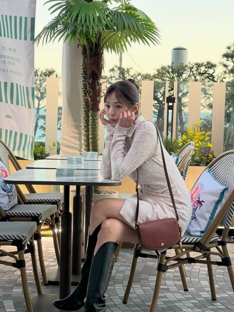 채수빈 260407 롱샴