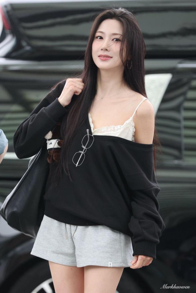 출국하는 에이핑크 오하영 260410