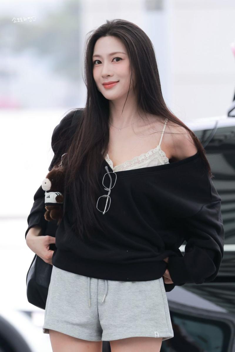 출국하는 에이핑크 오하영 260410
