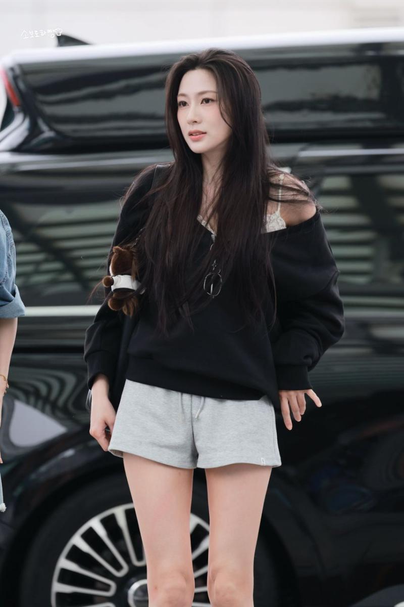 출국하는 에이핑크 오하영 260410
