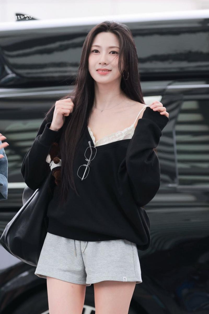 출국하는 에이핑크 오하영 260410