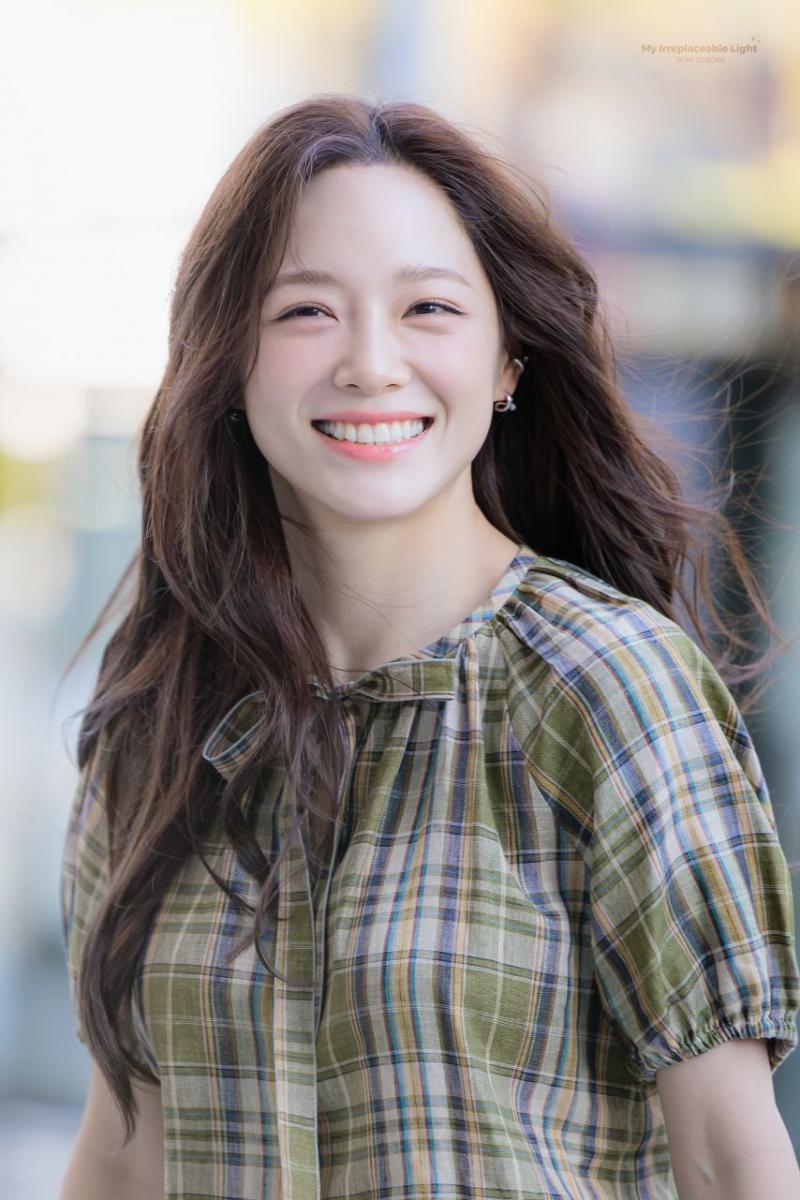 김세정 아이오아이 260407 롱샴 부산