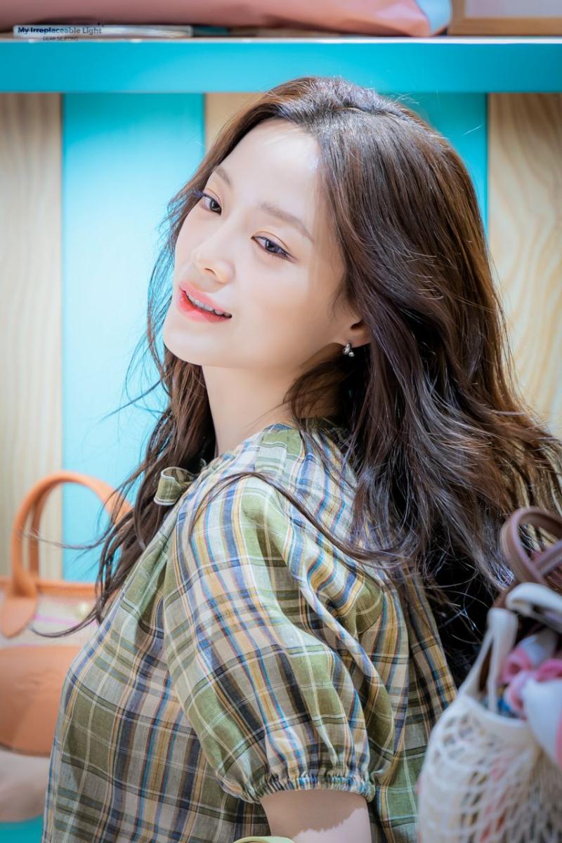 김세정 아이오아이 260407 롱샴 부산