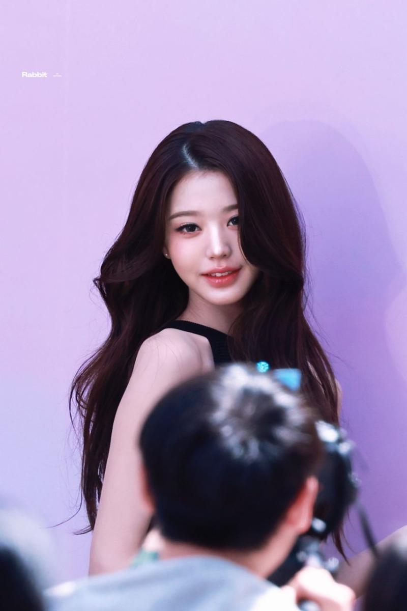 오늘자 다이슨 슈퍼소닉 트래블 라운지 오픈 기념 포토콜 아이브 장원영