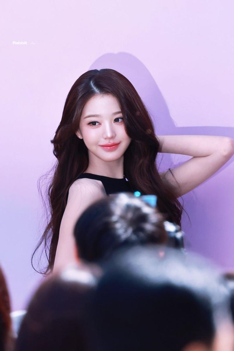 오늘자 다이슨 슈퍼소닉 트래블 라운지 오픈 기념 포토콜 아이브 장원영