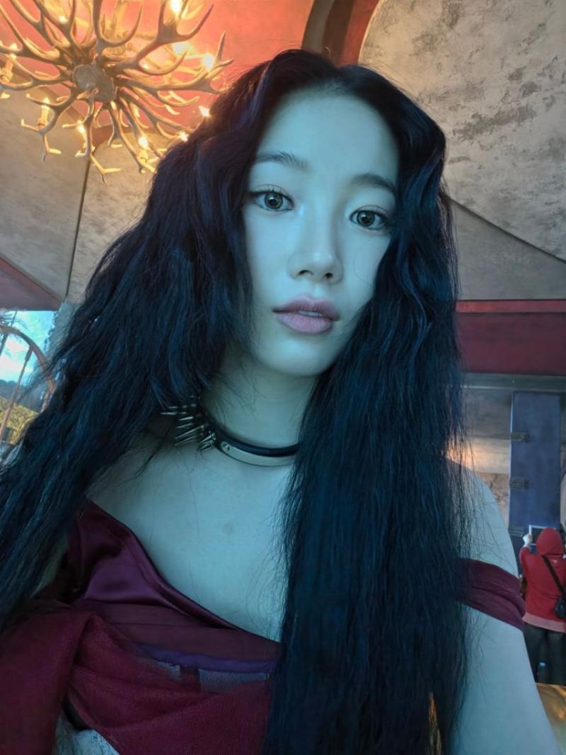 르세라핌 / 김채원,허윤진,카즈하