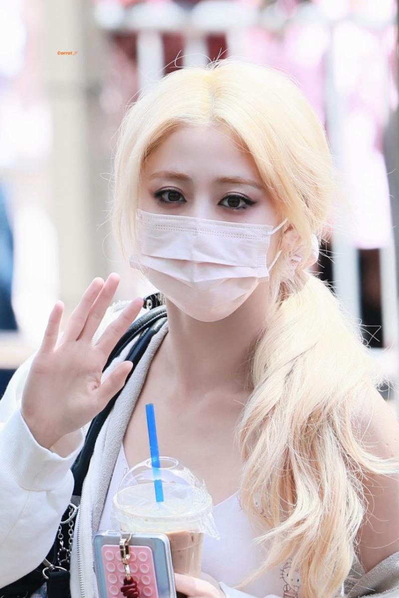 르세라핌 허윤진