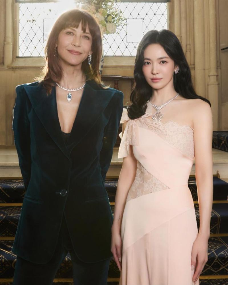 송혜교 인별 Chaumet with 소피마르소 등