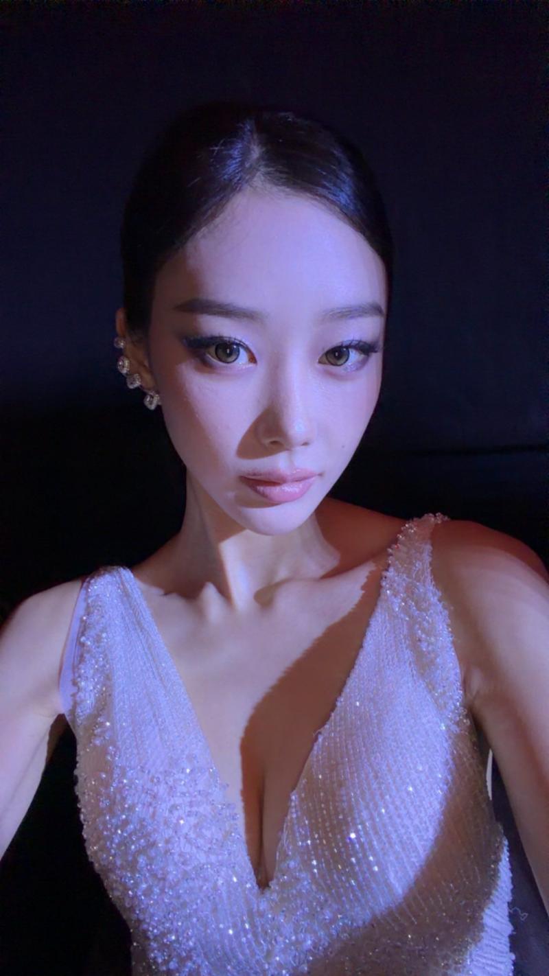 [스압주의] 생각하는 하체 no.1 여돌은... [스압주의]