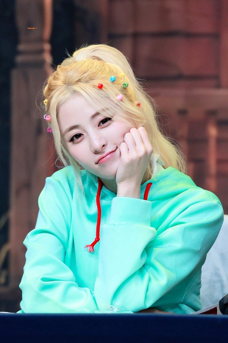 르세라핌 허윤진