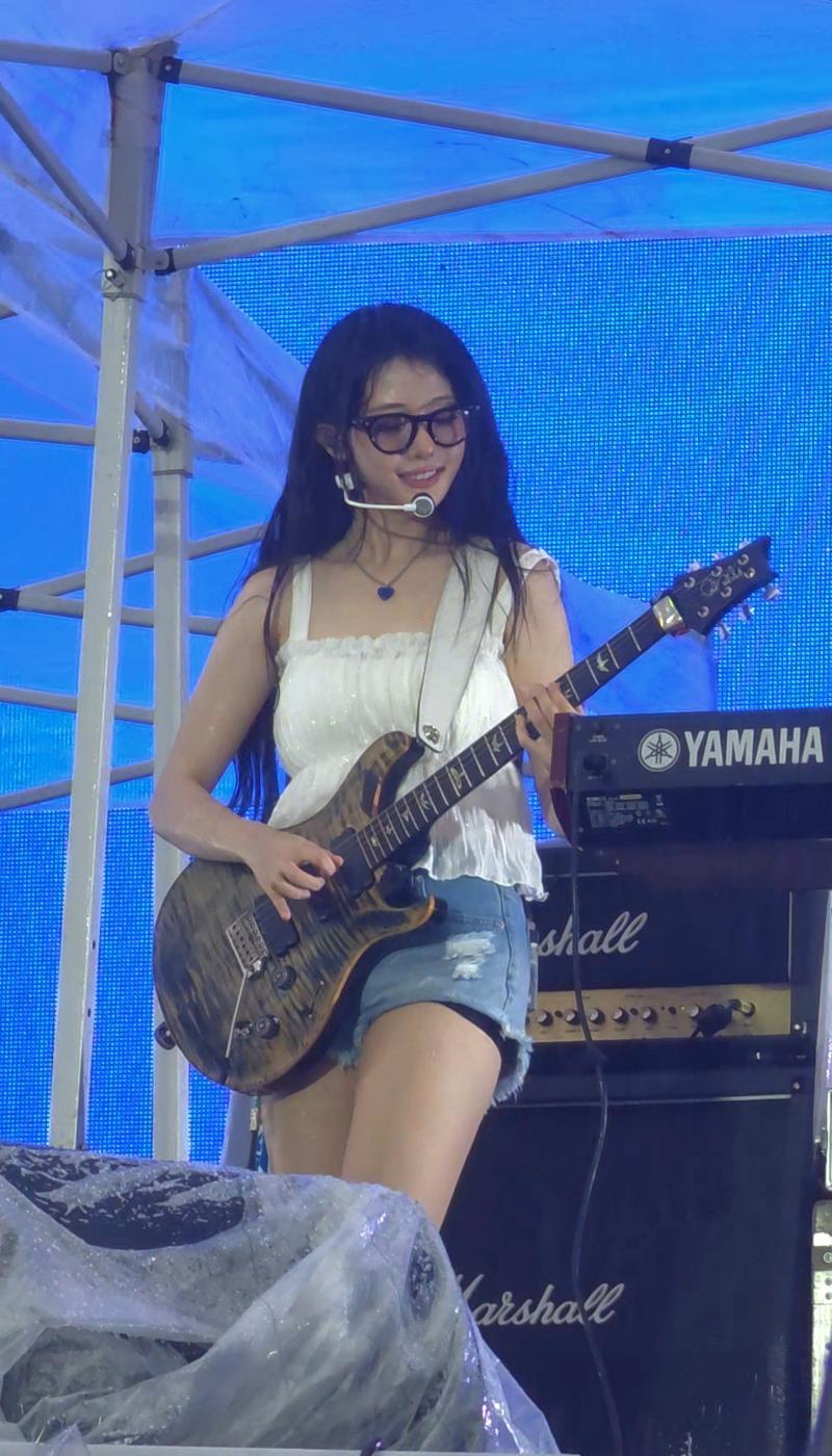 QWER 히나