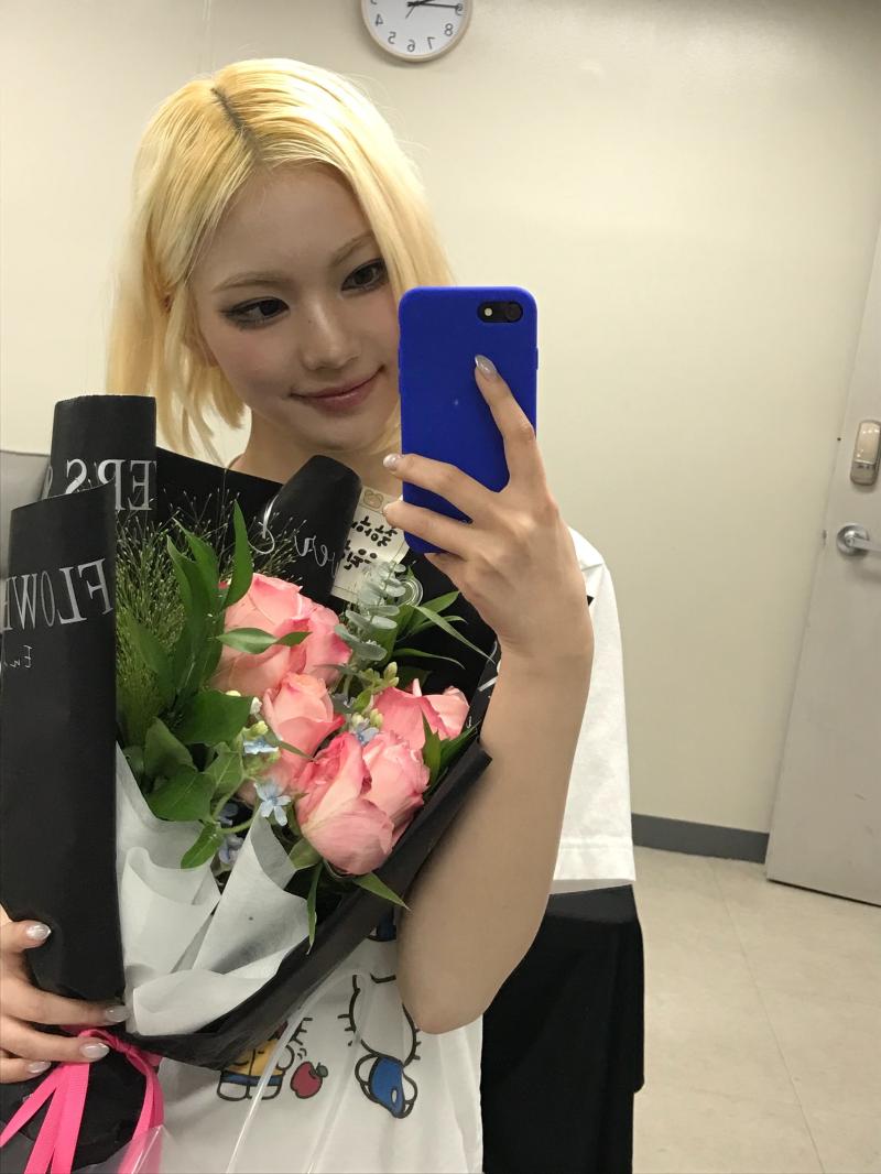 스테이씨 아이사 SNS